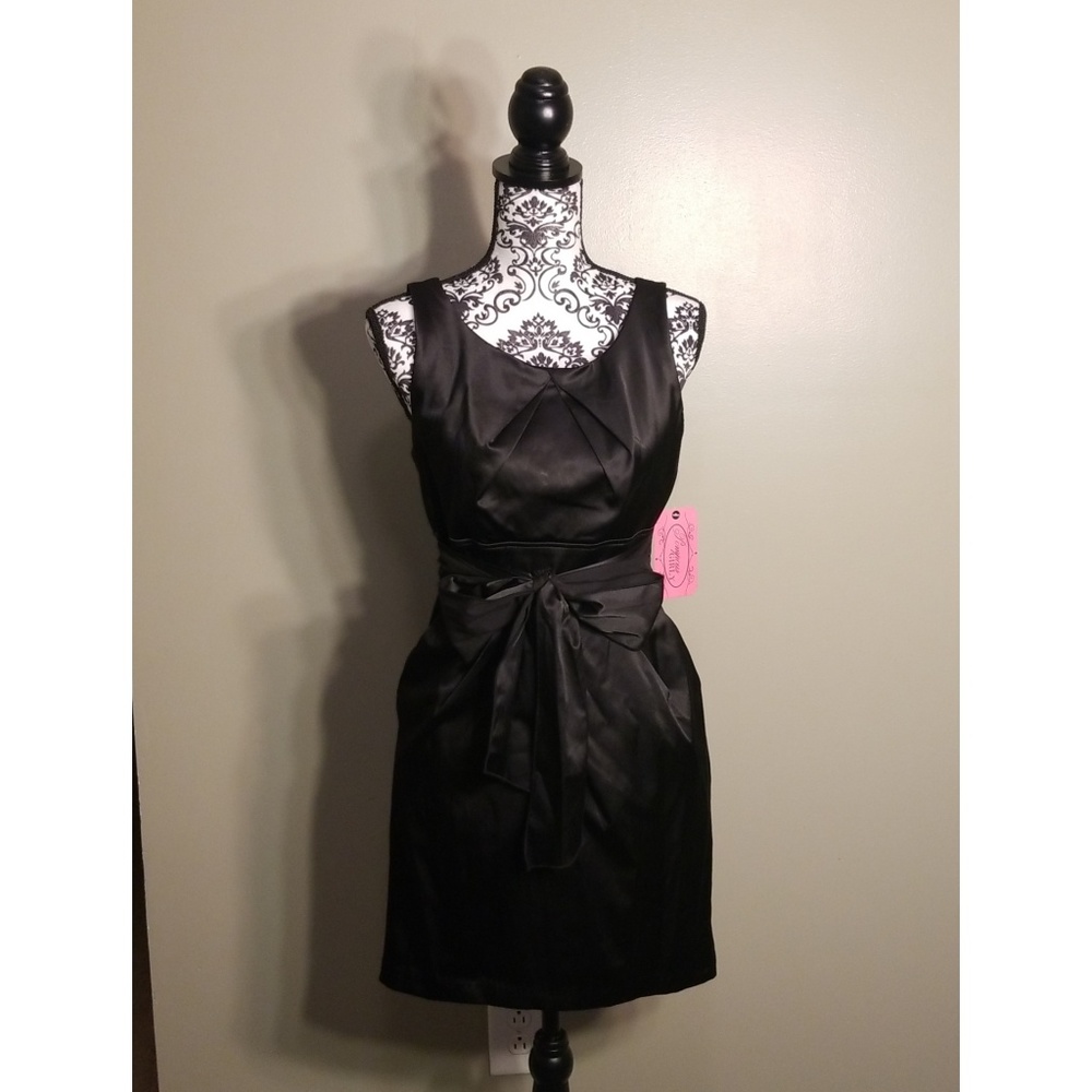 Mini dress with pockets